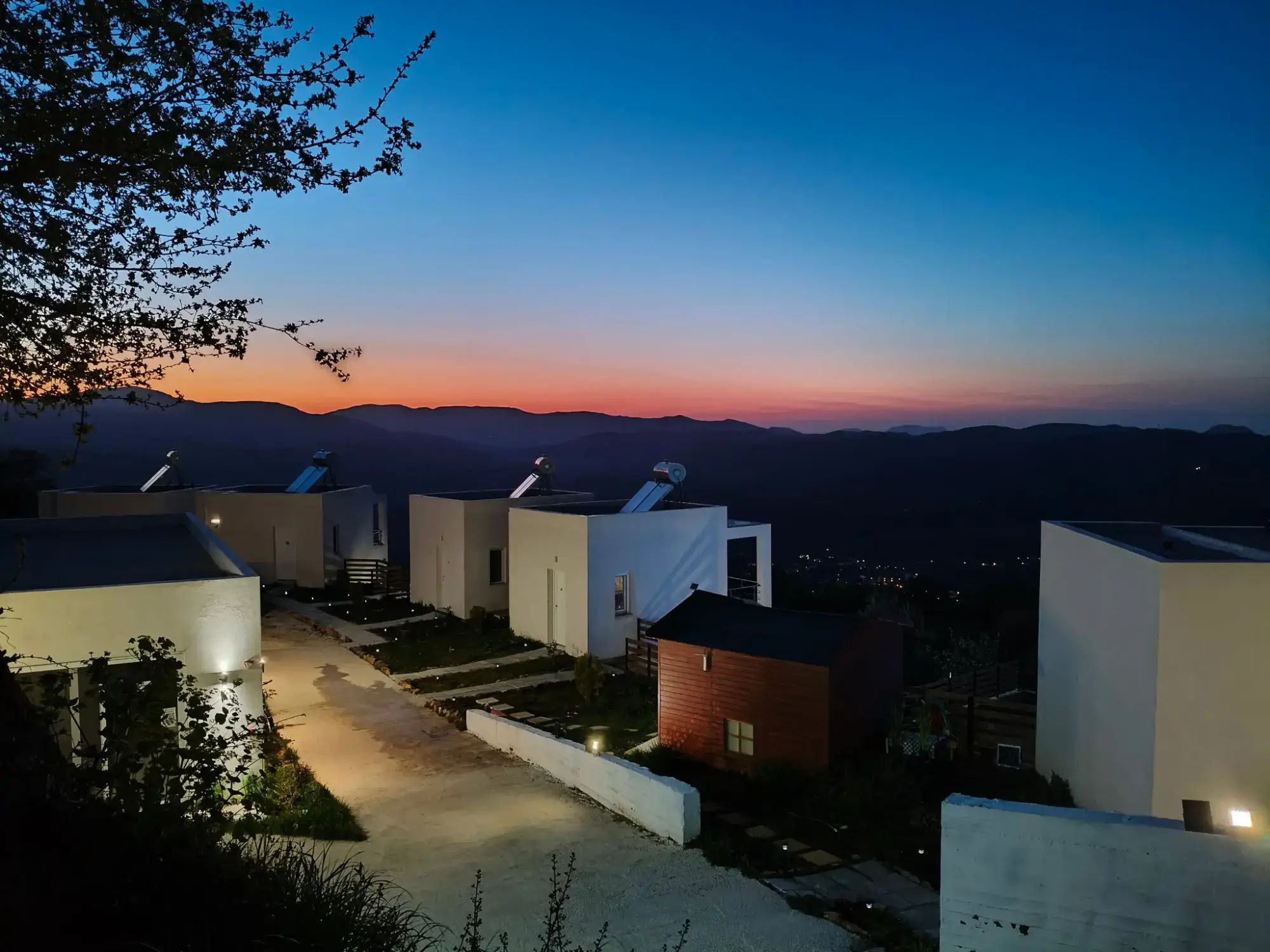 Reception with room buildings and mountain view